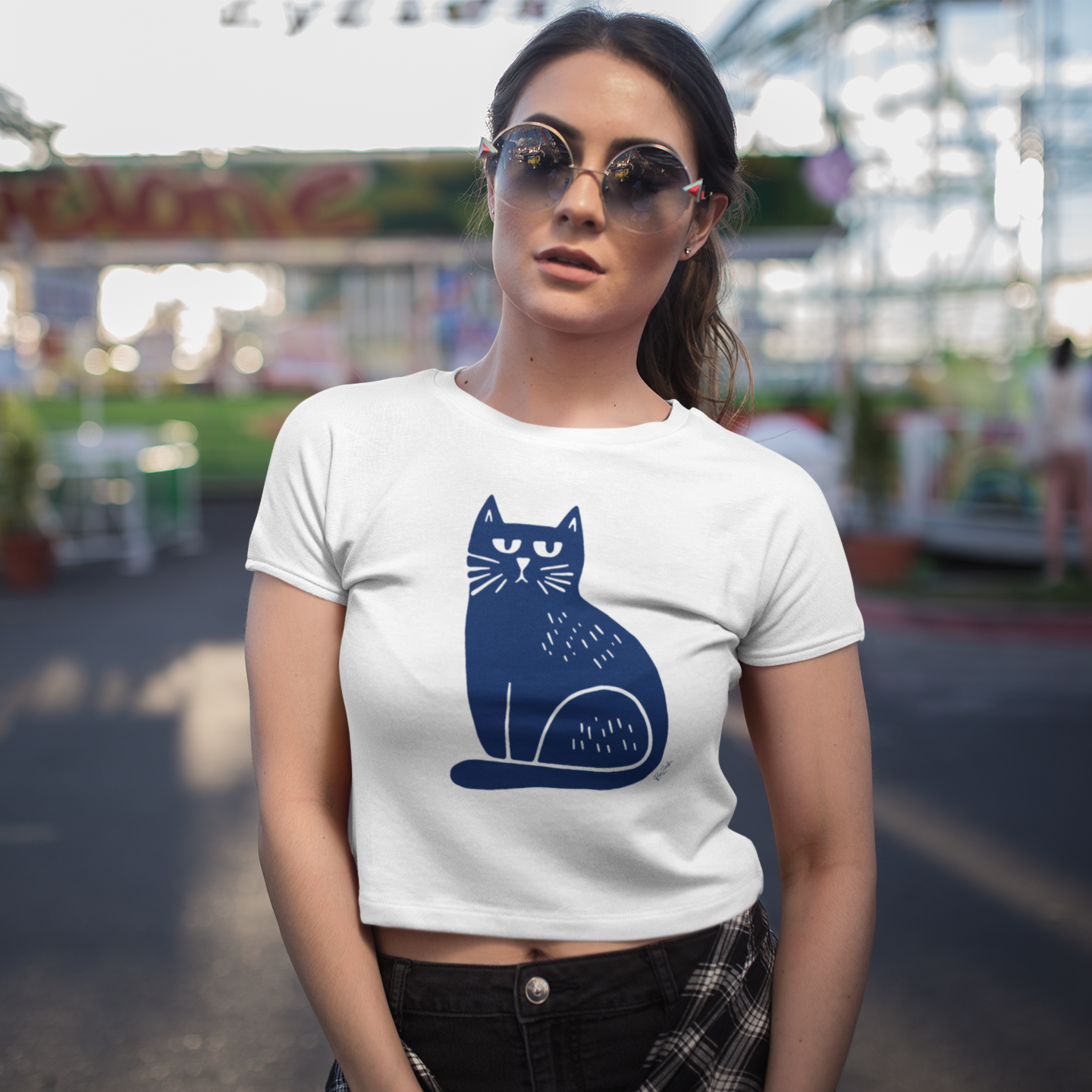 T-shirt court en coton bio prérétréci - Imprimé de chat ludique