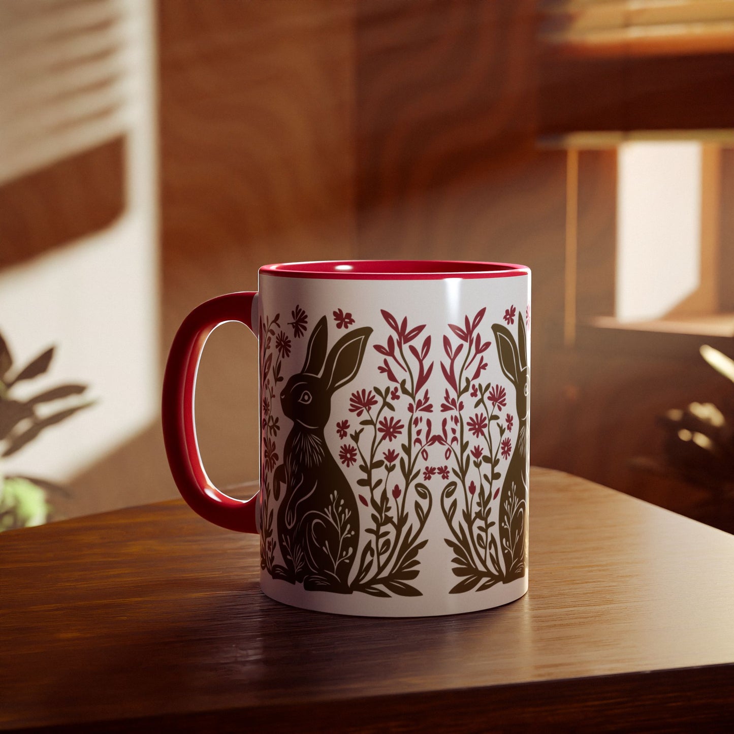 Tasse bicolore — Lapin folk art kaki et fleurs rouge framboise