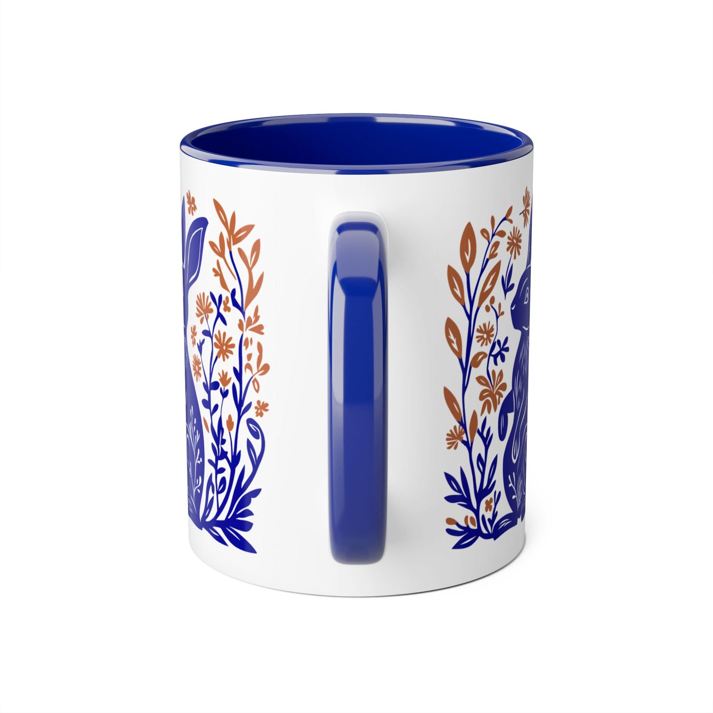 Tasse bicolore — Lapin folk art bleu cobalt et fleurs terracotta