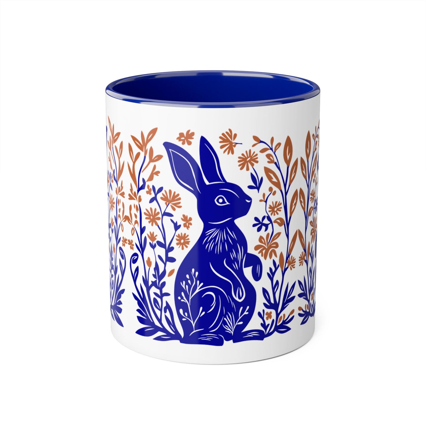 Tasse bicolore — Lapin folk art bleu cobalt et fleurs terracotta