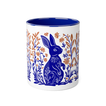 Tasse bicolore — Lapin folk art bleu cobalt et fleurs terracotta