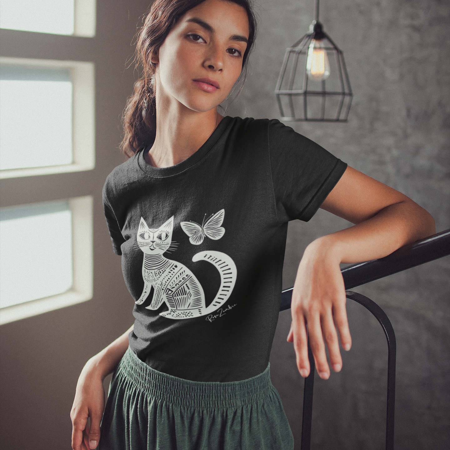 T-shirt femme en coton bio – Illustration artistique d'un chat