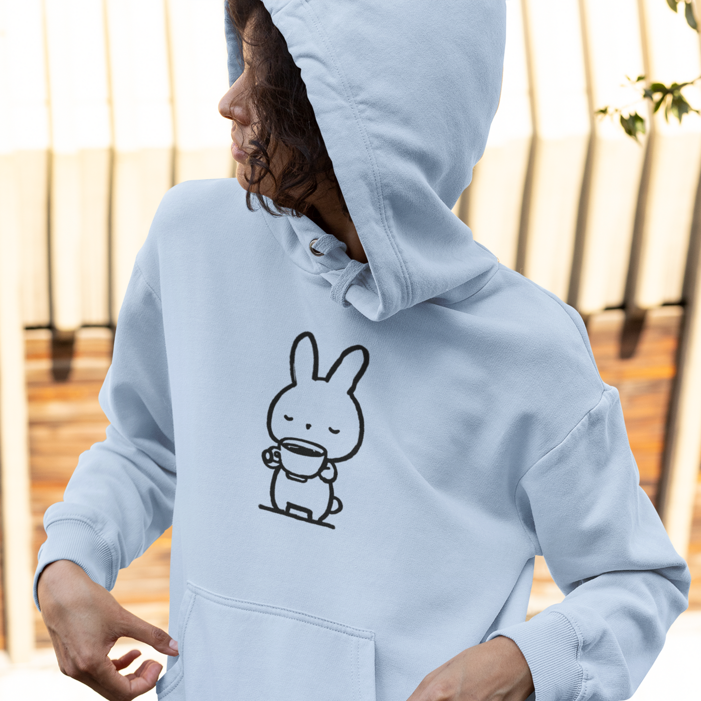 Sweat à capuche en coton durable "Pause Café" – Lapin avec tasse de café