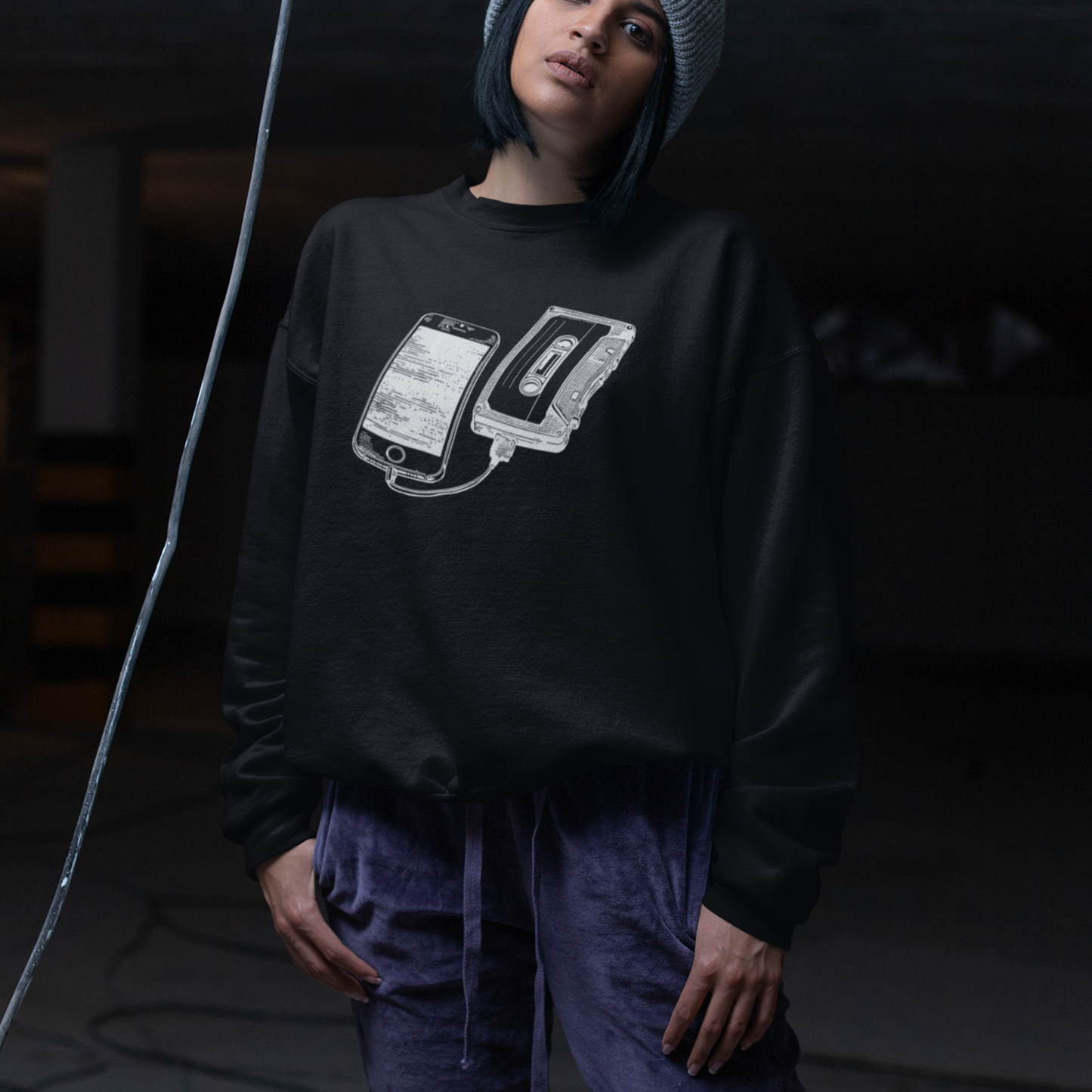 Organic cotton sweater - Vintage cassette and smartphone print