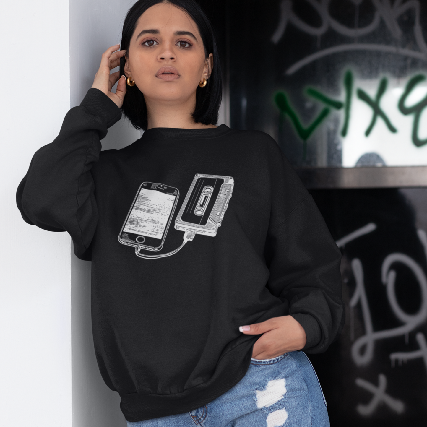 Organic cotton sweater - Vintage cassette and smartphone print