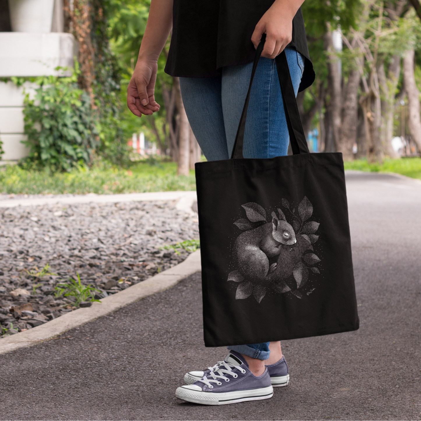 Sac tote noir en coton bio - Écureuil endormi