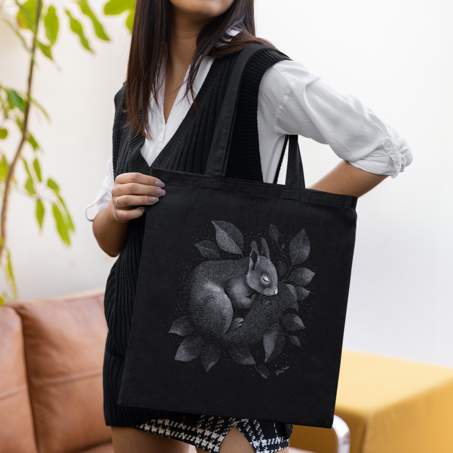 Sac tote noir en coton bio - Écureuil endormi