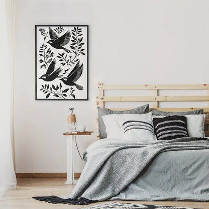 Affiche déco éco-responsable avec oiseaux noirs et feuillage dans chambre moderne, rose zombie