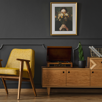 Poster imprimé style peinture d'une jeune femme avec un bouquet de fleurs