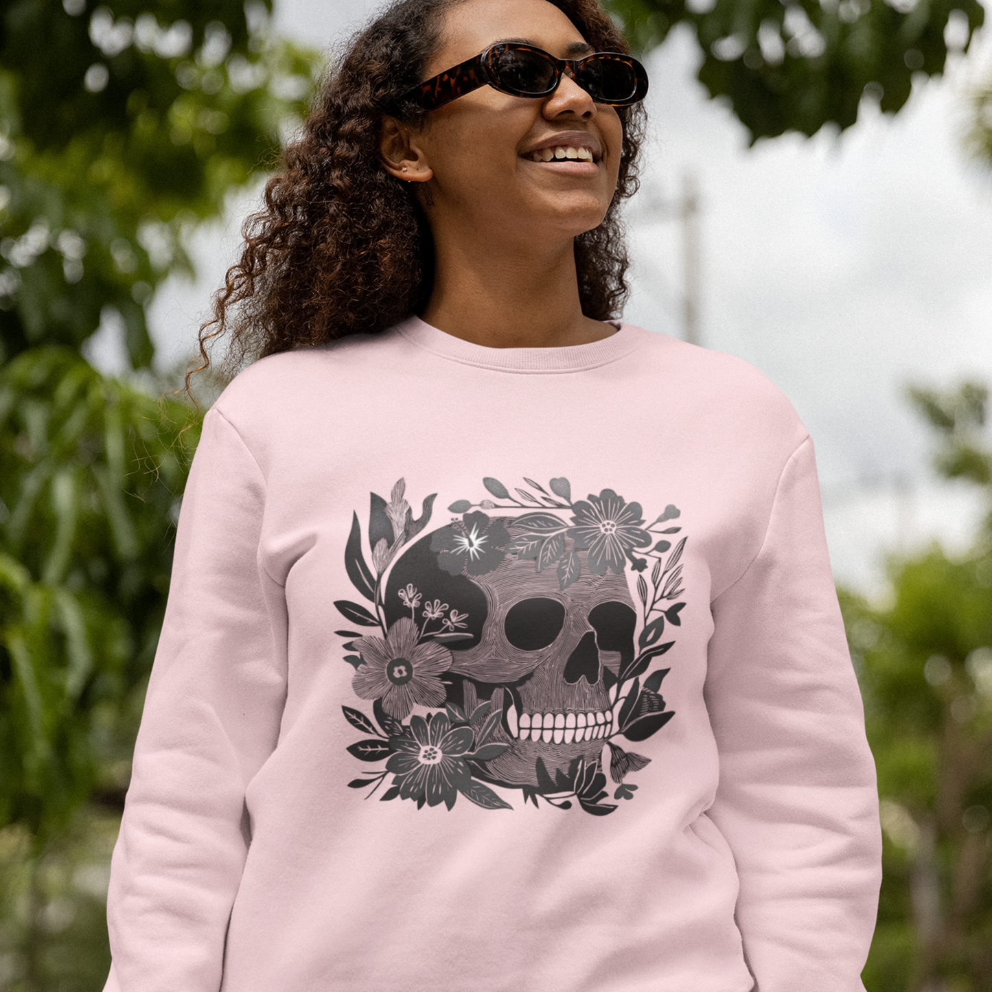 Pull en coton éthique - Crâne fleuri style gothique