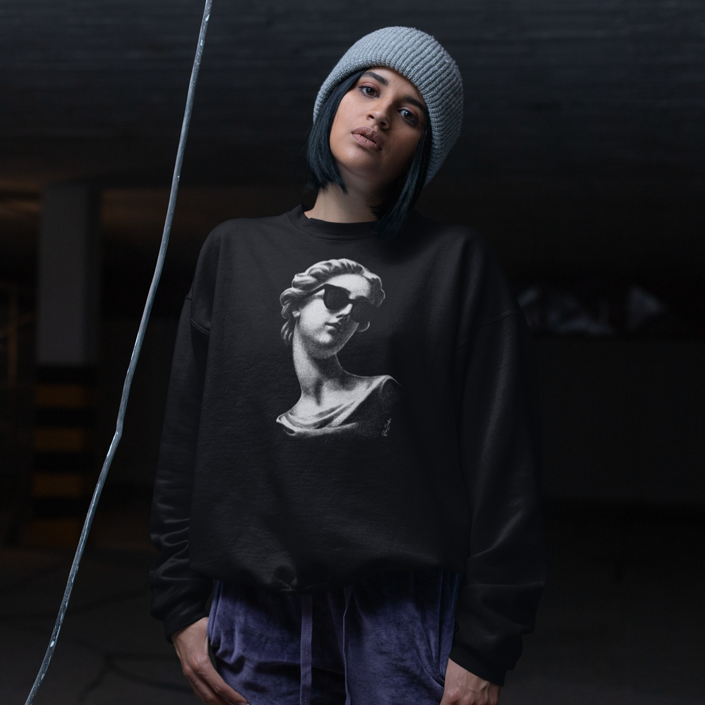 Pull en coton bio – Buste antique de femme avec lunettes de soleil