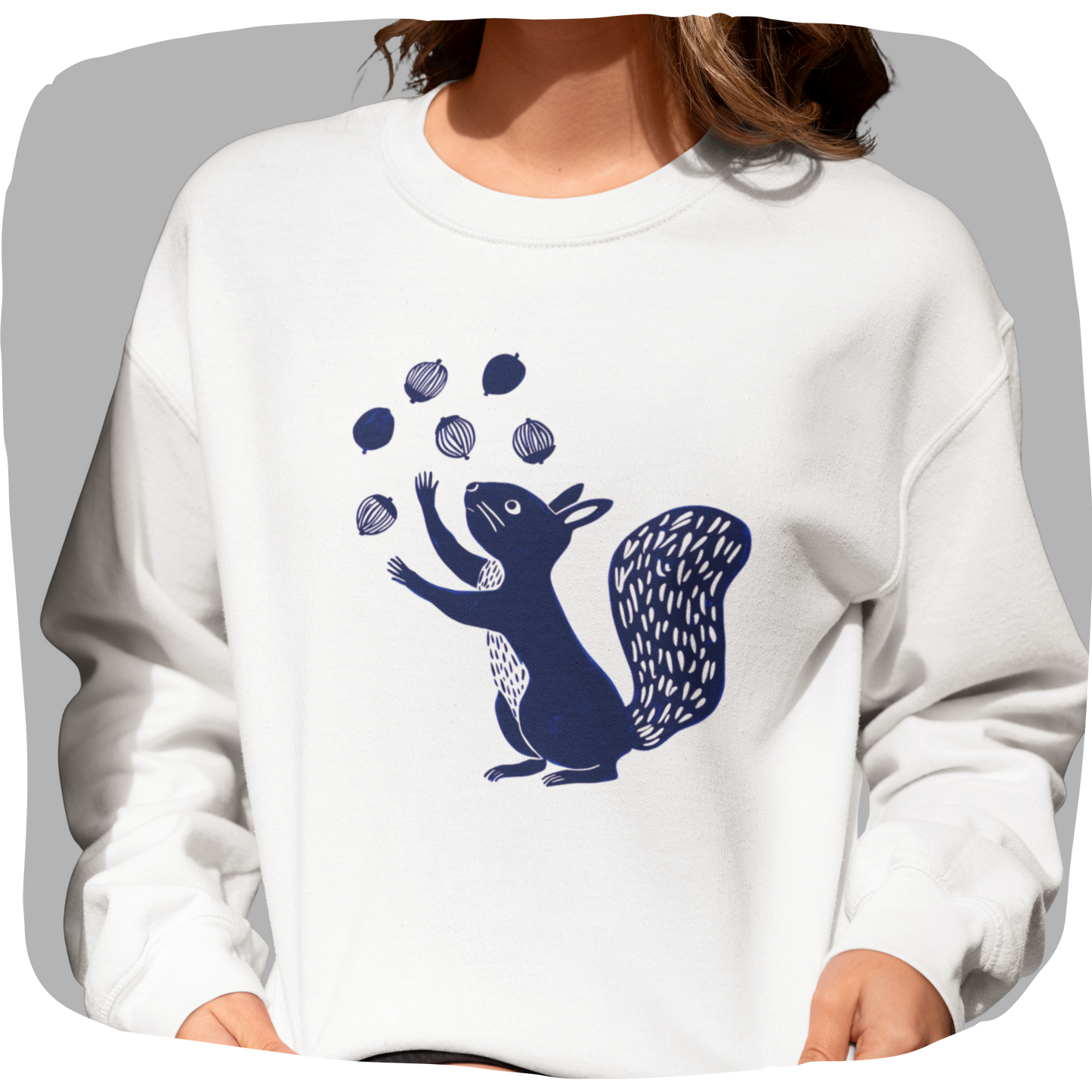 Sweatshirt en coton bio - Imprimé minimaliste d'un écureuil joueur