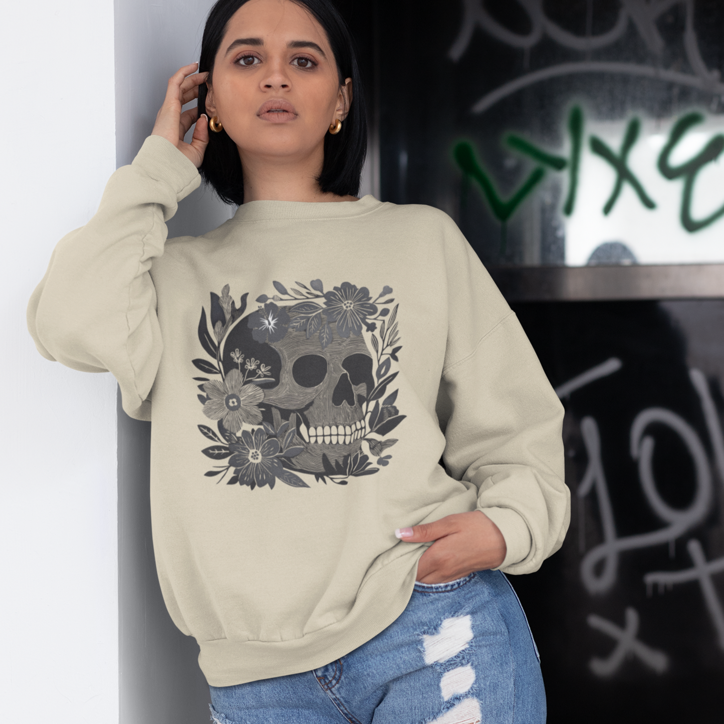 Pull en coton éthique - Crâne fleuri style gothique