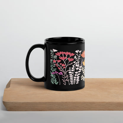 Tasse noire — Illustration fleurs sauvages multicolores