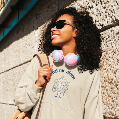 Sweat à capuche en coton durable – Imprimé humoristique d'une feuille d'érable grincheuse