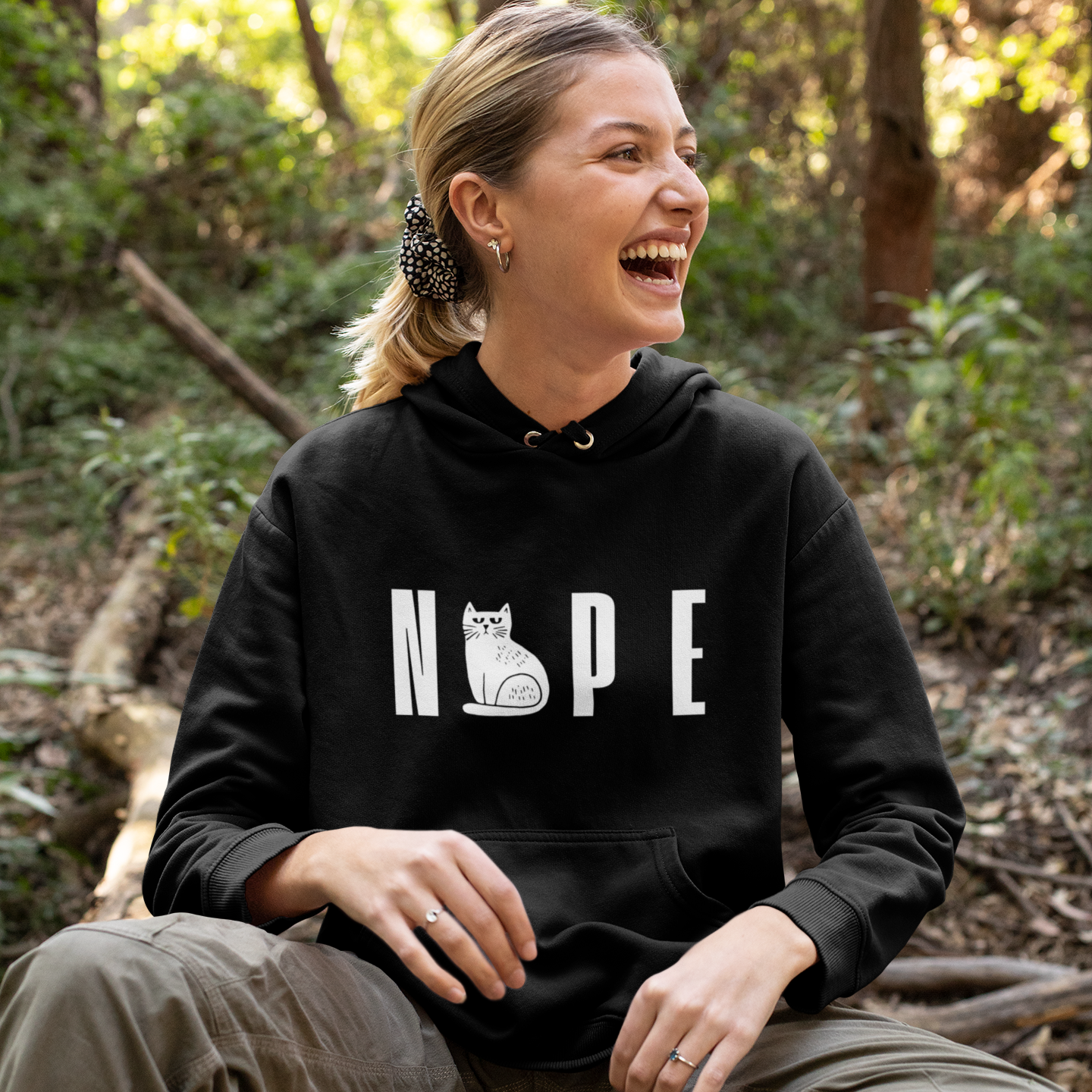 Sweat à capuche en coton bio - Chat ludique et minimaliste