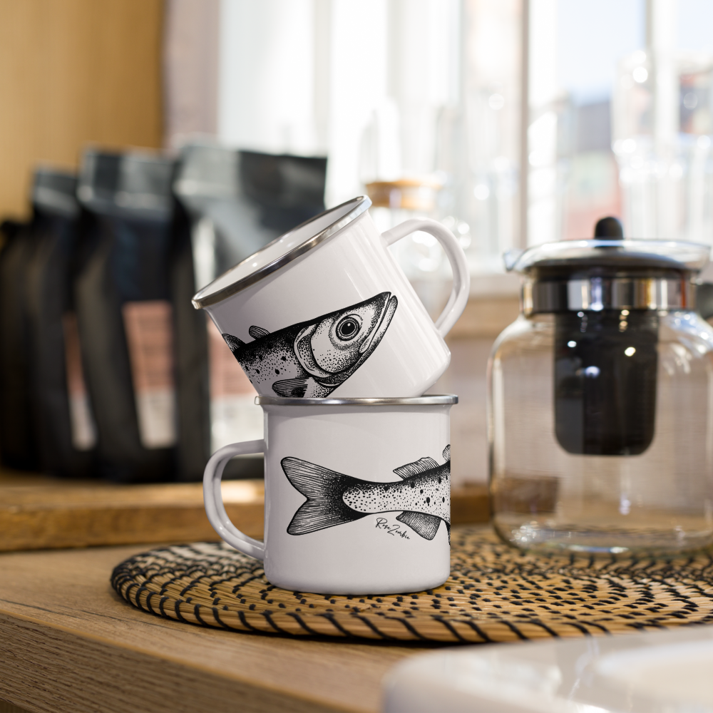Tasse émaillée  noir et blanc — Truite mouchetée en illustration dotwork