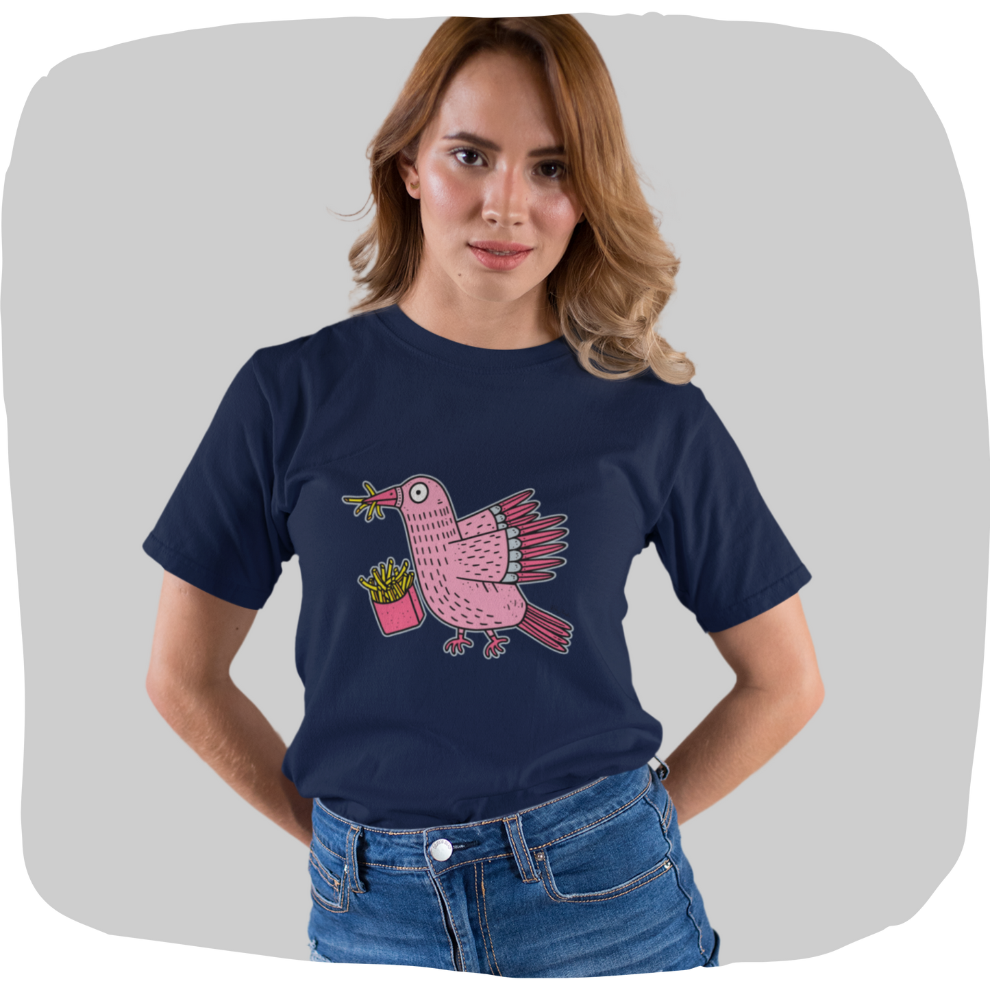 T-shirt en coton recyclé — Illustration humoristique de pigeon rose & frites