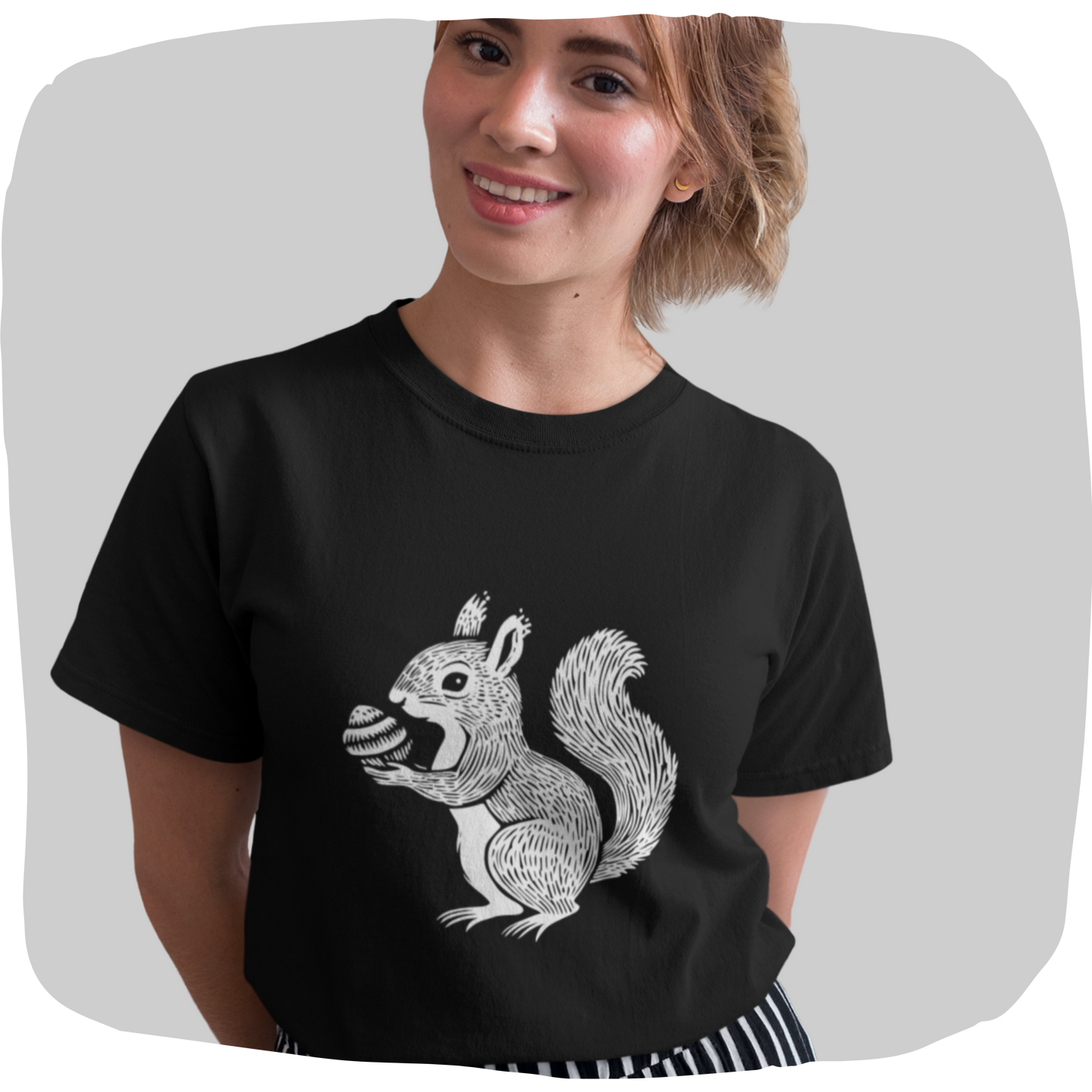 T-shirt en coton recylé — Écureuil en illustration linocut
