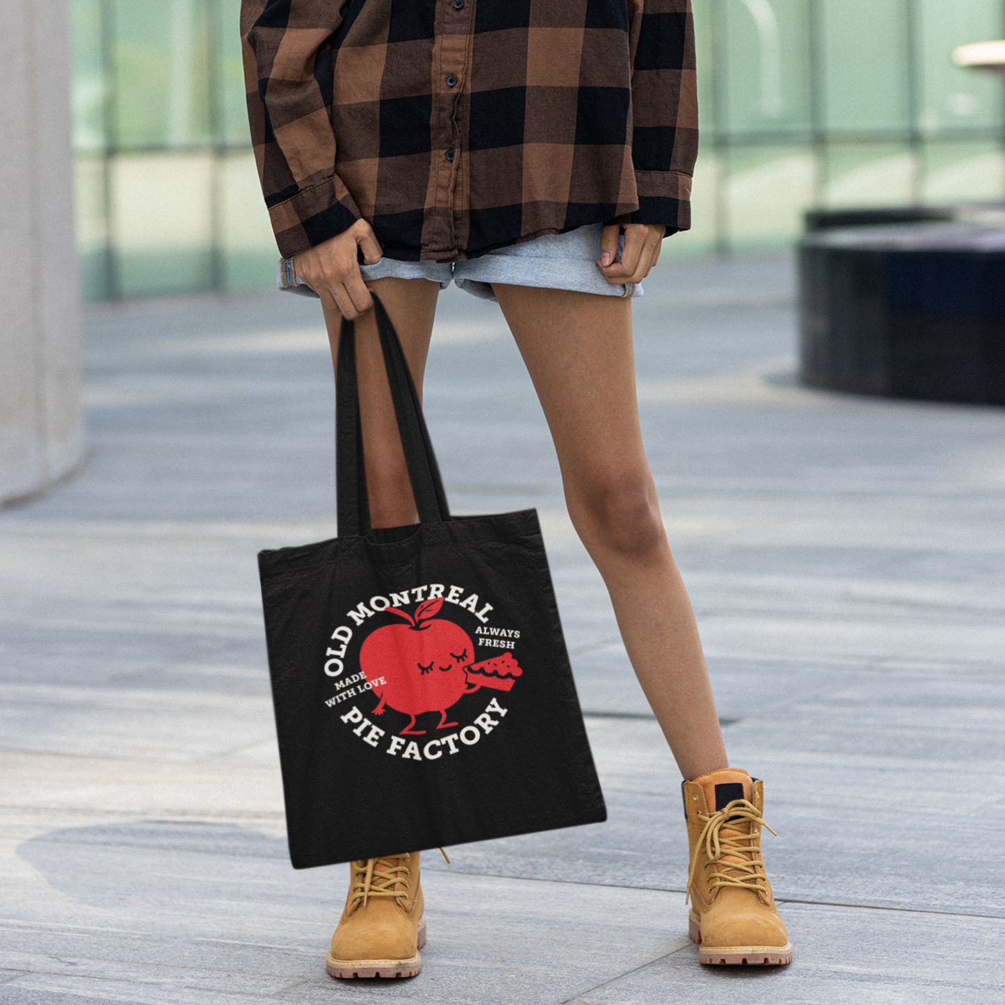 Sac tote noir en coton bio - Logo vintage "Old Montreal Pie Factory"